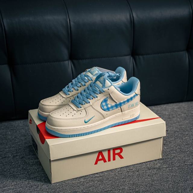 核心私 Air Force 1 原装级别 原楦头原纸板 打造纯正空军版型专注外贸渠道 全掌内置蜂窝气垫 原盒配件 原厂中底钢印、拉帮完美 货号：Kk1988 0