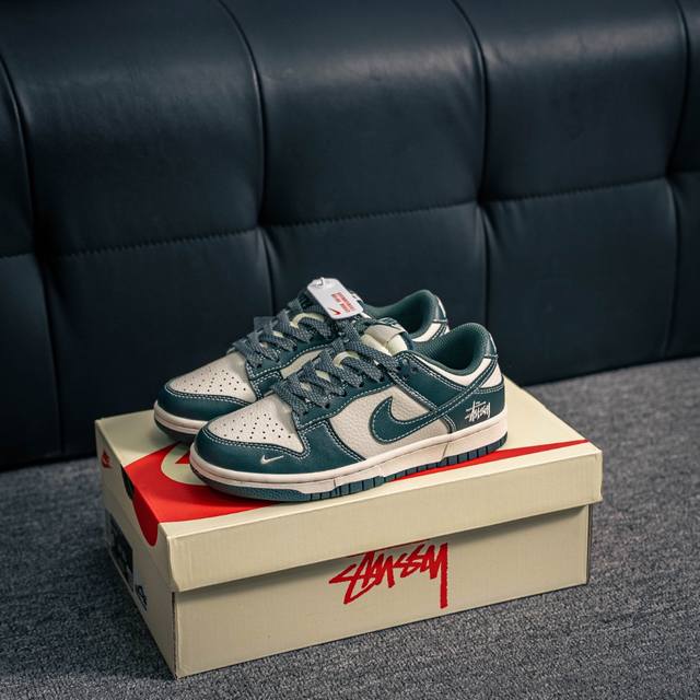 核心私 Nike Dunk 全套原楦原模倾力打造完美版型 独家原厂航空铝磨具打磨大底 鞋头坡度极致还原 无解鞋型 原盒原配 圈内天花板工艺 原厂冲刀 超高清洁度