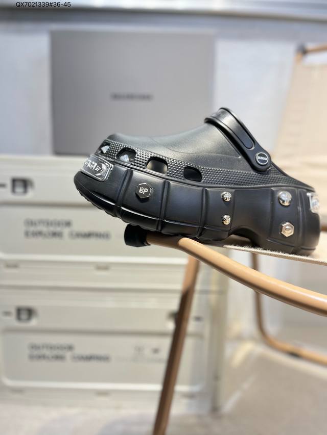 巴黎世家Balenciaga X Crocs Hardcrocs Sandal 黑银金属铆钉 哈德系列穆勒风松糕厚底夏季沙滩涉水百搭潮流休闲拖鞋式凉鞋 男女鞋配