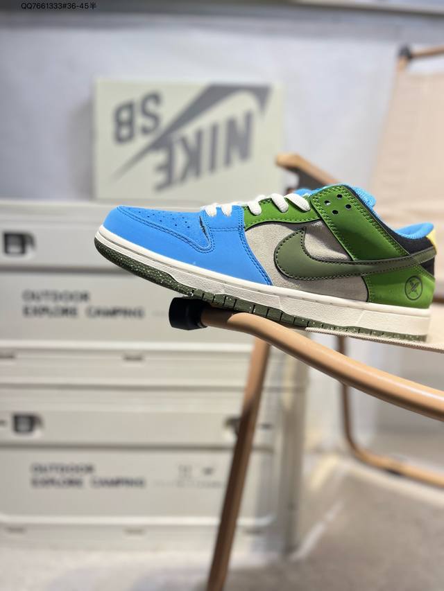 耐克Nike Dunk Low 板鞋Sb系列经典百搭休闲运动板鞋加厚鞋舌的填充，使舒适性大大提升，同时也更方便穿脱中底部分则加入了脚感柔软舒适Zoomair气垫
