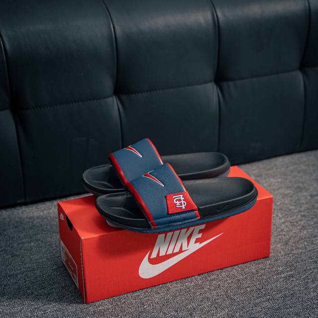 核心私 Nike Asuna Slide 可调节机能夏季拖鞋 鞋面侧边加入独特的束绳结构 可让你快速调节贴合度 满足不同包裹需求 鞋底为双层设计 上层泡棉柔软舒