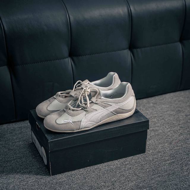 核心私 Puma Speedcat Go Wns 彪马薄底系列 复古运动休闲跑鞋 鞋面设计轻量透气 提供了舒适性和穿着感受 柔软内里材质 穿着更加舒适 橡胶鞋底