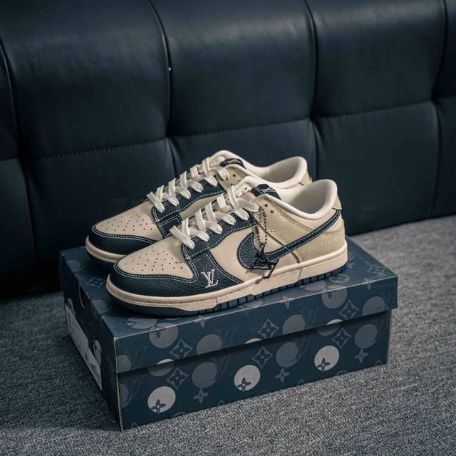 核心私 Nike Dunk 全套原楦原模倾力打造完美版型 独家原厂航空铝磨具打磨大底 鞋头坡度极致还原 无解鞋型 原盒原配 圈内天花板工艺 原厂冲刀 超高清洁度