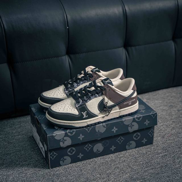 核心私 Nike Dunk 全套原楦原模倾力打造完美版型 独家原厂航空铝磨具打磨大底 鞋头坡度极致还原 无解鞋型 原盒原配 圈内天花板工艺 原厂冲刀 超高清洁度