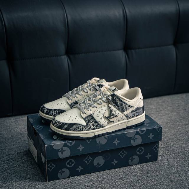 核心私 Nike Dunk 全套原楦原模倾力打造完美版型 独家原厂航空铝磨具打磨大底 鞋头坡度极致还原 无解鞋型 原盒原配 圈内天花板工艺 原厂冲刀 超高清洁度