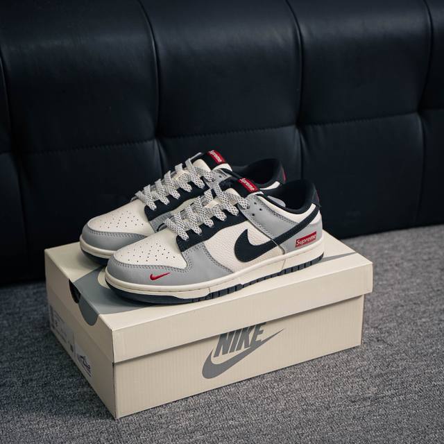 核心私 Nike Dunk 全套原楦原模倾力打造完美版型 独家原厂航空铝磨具打磨大底 鞋头坡度极致还原 无解鞋型 原盒原配 圈内天花板工艺 原厂冲刀 超高清洁度