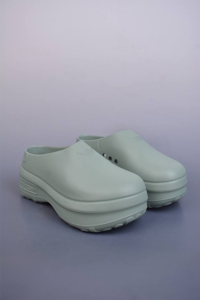 Originals Adifom Stan Smith Mule 阿迪防滑耐磨轻便 穆勒厨师鞋 轻松脚感 一穿即走 这款拖鞋旨在致敬经典的Stan Smith