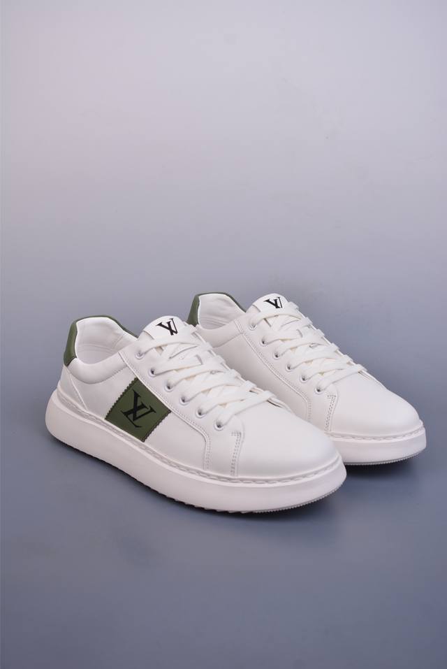 Louis Vuitton Trainer Sneaker Low 路易威登 休闲文化运动板鞋系列 广东大厂品质 舒适轻泡大底和百搭性霸屏整个时尚娱乐圈 细节调