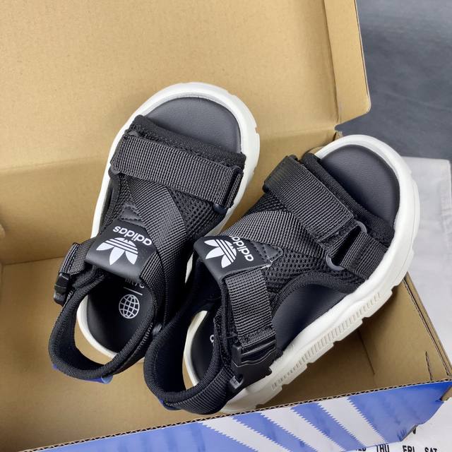 Adidas阿迪达斯官网三叶草360 Sandal升级版爆款火热上市 采用魔术贴粘扣带设计更为方便穿脱。含双层开放式网眼鞋面 搭配超轻Eva防滑耐磨鞋底搭载Li