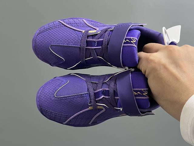 Nk新款Gt-3魔术贴儿童篮球运动鞋 Size：26-37.5码 优质新款实战篮球鞋 魔术贴设计，穿脱方便 橡胶耐磨防滑大底，脚感超赞 清新配色，穿搭超时髦