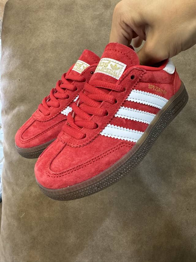 新色 Ad德训三代新款Handball Spezial儿童手球鞋休闲鞋 Size：24-37码 超百搭的新款德训 优质猪八革面料，质感满分 橡胶耐磨防滑大底，脚