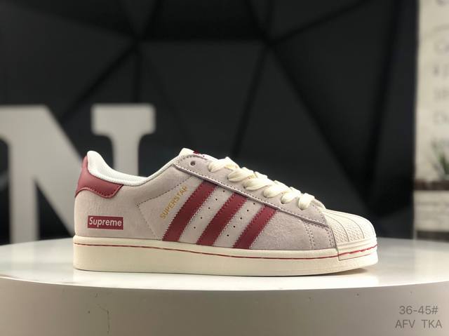 公司级带半码 阿迪达斯 三叶草Adidas Originals Superstar 经典贝壳头系列低帮百搭休闲运动板鞋Supreme限定 货号： Bz2526