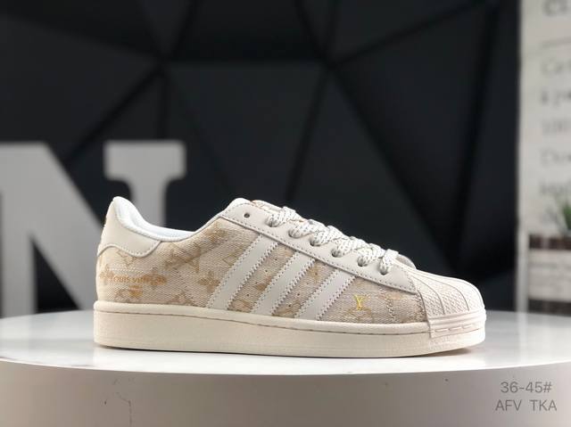 公司级带半码 阿迪达斯 三叶草Adidas Originals Superstar 经典贝壳头系列低帮百搭休闲运动板鞋Supreme限定 货号： Sd6809