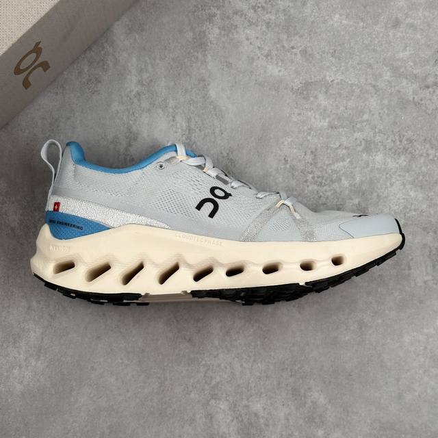 本地 核心私 On 昂跑 Cloudsurfer Trail 低帮 舒适网布减震防滑耐磨长跑跑步鞋 稳健敏捷、功能多面，用轻量脚感和灵活反馈，助力跑步训练和运动