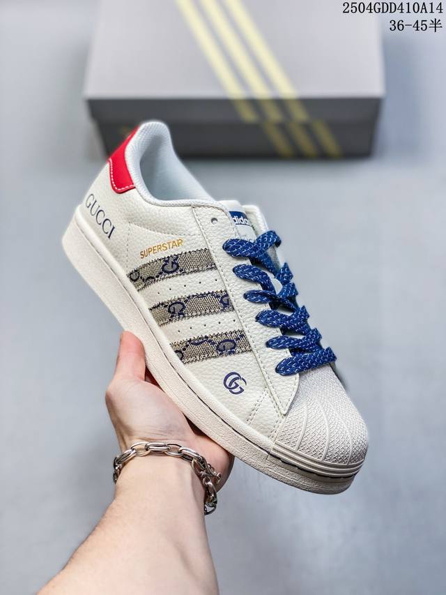 纯原 Clot X Ad Originals Superstar “金标” #贝壳头Lv限定 贴合柔软皮料米白蓝金经典配色 ，这其中也包括我们非常熟知的Clot