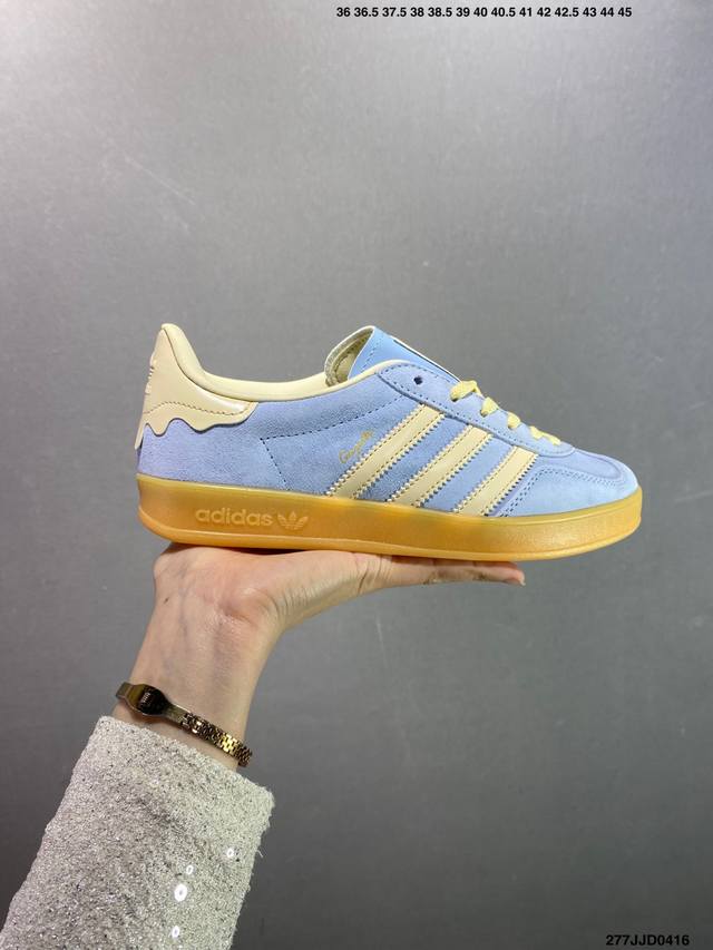 公司级Adidas Originals Gazelle Indoor 三叶草休闲防滑耐磨低帮板鞋 鞋头出色设计 塑就出众贴合感 稳固的后跟贴合足部曲线设计 软弹