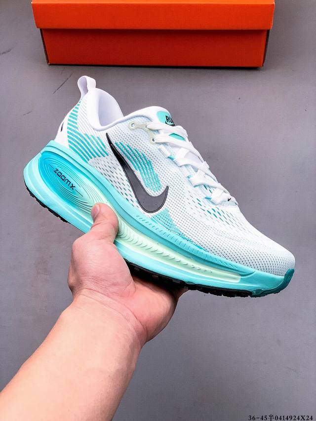 Nike Air Zoom Vomero 18 缓震透气休闲慢跑鞋 新版Vomero结合全新Zoomx和Reactx泡绵 提供双重缓震效果 铸就非凡迈步体验 0