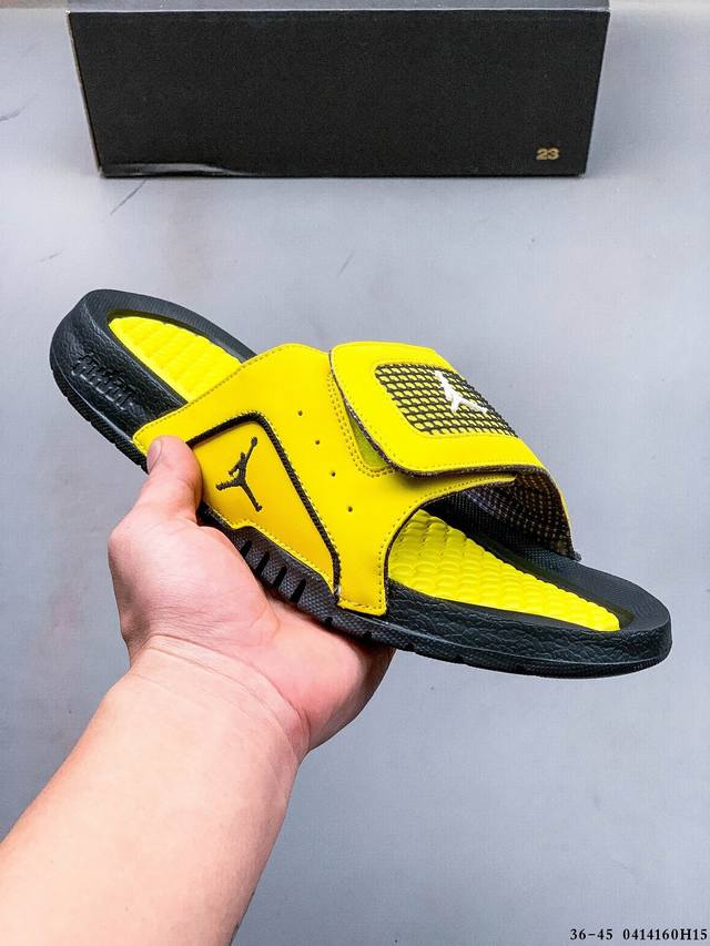 Air Jordan Hydro Xi Retro Slides Aj4 运动拖鞋 经典的4代配色装扮 加上可调节的搭带 Tpr 按摩内底和 phylon 缓震