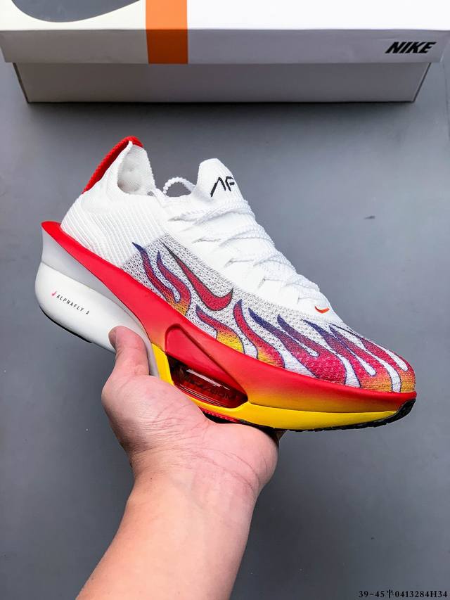 公司级！Nike Air Zoom Alphafly Next% 3 阿尔法 马拉松 3.0减震马拉松跑步鞋 首次通过一体式鞋底 替代了后跟和前足分离的设计 让