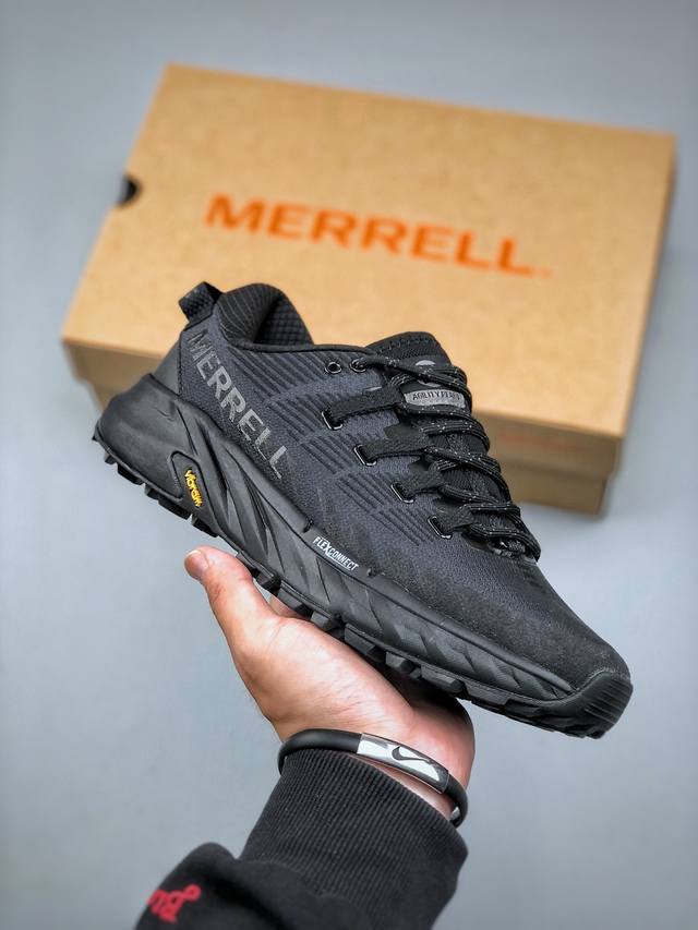 Merrell 迈乐迈乐 Merrel 是来自美国的顶尖专业户外品牌，登山鞋第一品牌， 历史悠久，口碑超好。采用高耐用型材质和尖端科技物料，让Merrell鞋拥