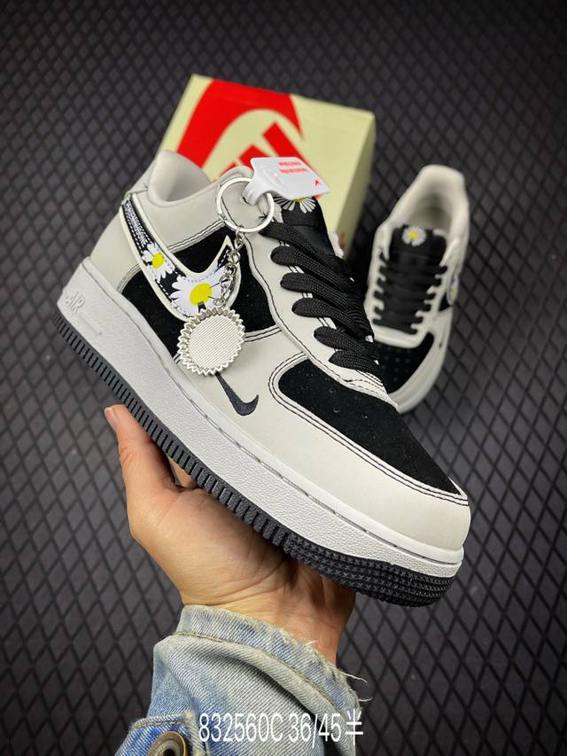 C 公司级Nike Air Force 1‘07 原楦头原纸板 打造纯正低帮空军版型 专注外贸渠道 全掌内置蜂窝气垫 原盒配件 原厂中底钢印、拉帮完美 货号:D