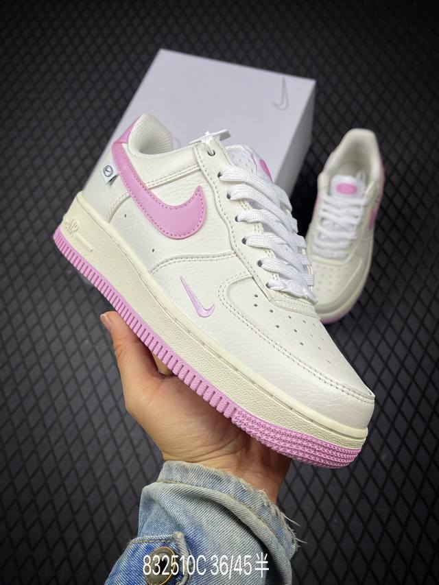 C Nike Alr Force 1‘07 原楦头原纸板 打造纯正低帮空军版型 专注外贸渠道 全掌内置蜂窝气垫 原盒配件 原厂中底钢印、拉帮完美 官方货号:Dd