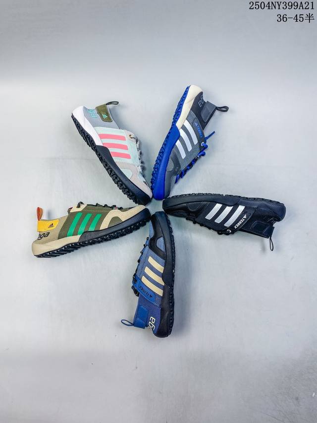 阿迪达斯 Adidas 新款男女鞋 Daroga plus Canvas Shoes 徒步越野户外运动鞋这款可折叠户外运动鞋,旨在为远足和旅行打造。帆布鞋面,搭