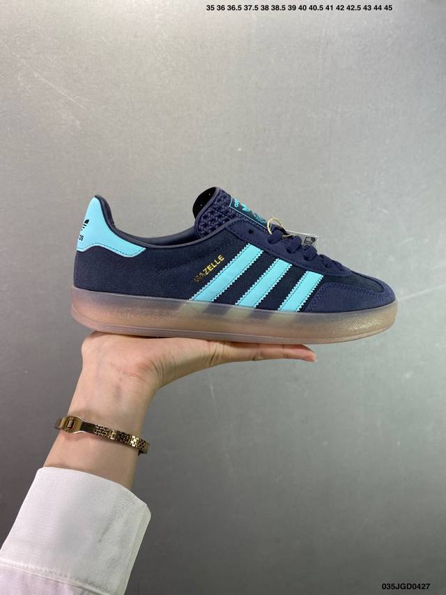 公司级Ad Originals Gazelle Indoor 蓝色 三叶草复古休闲运动板鞋 原装公司级 鞋面采用皮革环保纤维革材质，外置Rb橡胶大底，耐磨不打滑