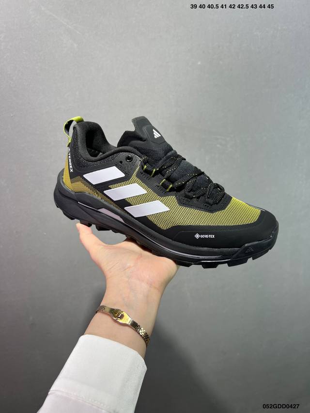 公司级Adidas Terrex Skychaser Tech Gtx 舒适 减震防滑耐磨 低帮 徒步登山鞋 看起来像普通运动鞋的徒步鞋，才是绝大多数人日常户外