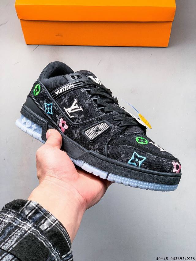 路易威登 Louis Vuitton Lv路易威登板鞋 乘风破浪的姐姐争先种草款,舒适透明底和百搭性霸屏整个时尚娱乐圈，正品1:1套楦复刻，细节调整完美主义！鞋