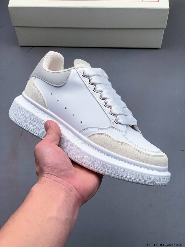 集图 Alexander Mcqueen 麦昆 经典款 想不出有任何理由不收它！面料采用进口丝绸亚光原版牛皮 最新材料 水染羊皮内里，牛皮垫脚 原版大底 回弹度
