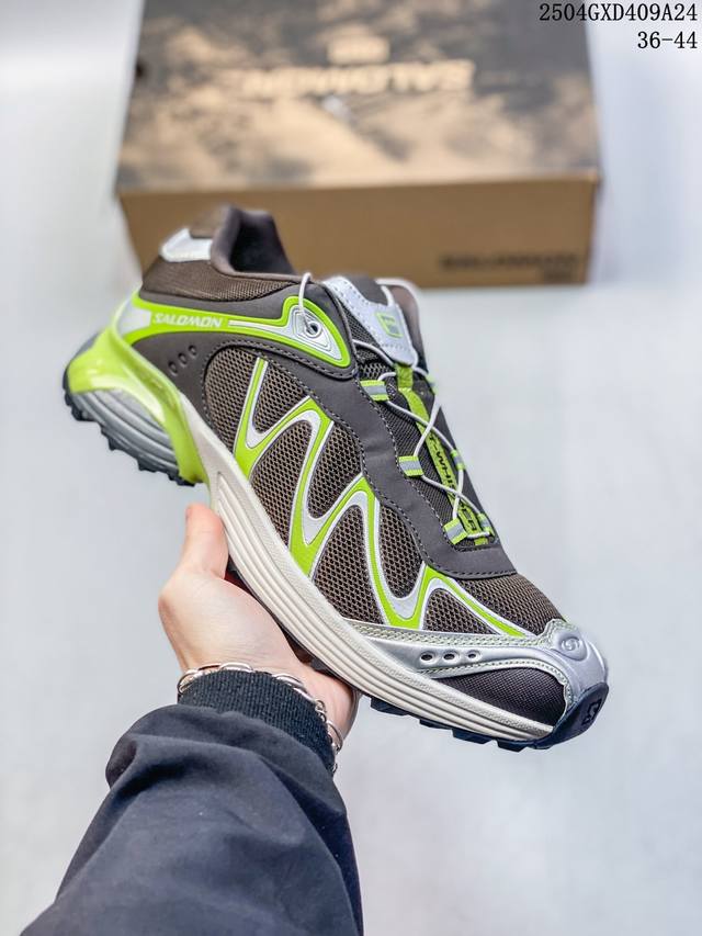 公司级Salomon Xa pro 3D Suede 萨洛蒙户外越野跑鞋 鞋面采用Sensifit贴合技术 全方位贴合包裹脚型 鞋跟部鞋底牵引设计 提供强大的抓