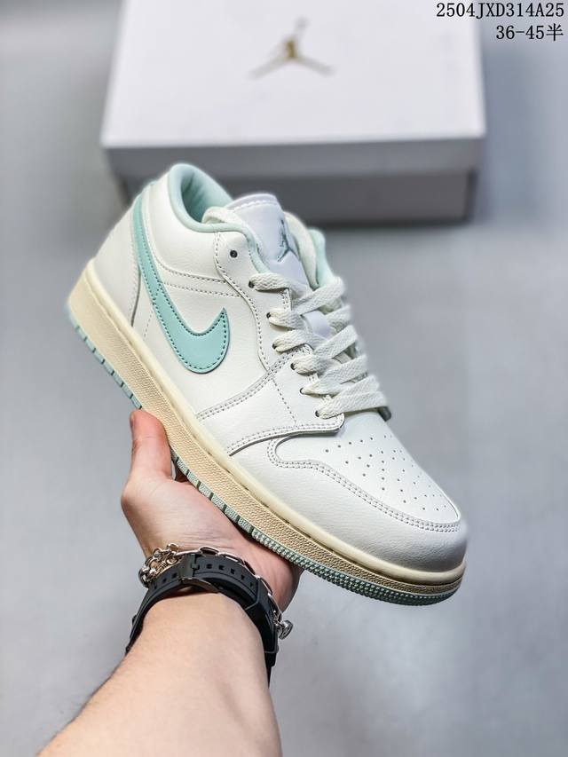 公司级Nike Air Jordan 1 Low Aj1乔1低帮休闲板鞋 同步官方配色 头层皮打造 正确满胶鞋垫 四线拉帮 原厂织唛标 鞋舌高弹海绵填充 官方货