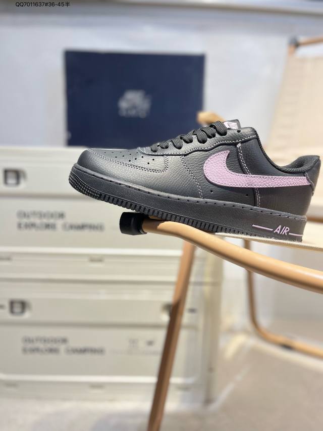 耐克 Nike Air Force 7空军一号 百搭休闲运动板鞋。柔软、弹性十足的缓震性能和出色的中底设计，横跨复古与现代的外型结合，造就出风靡全球三十多年的F
