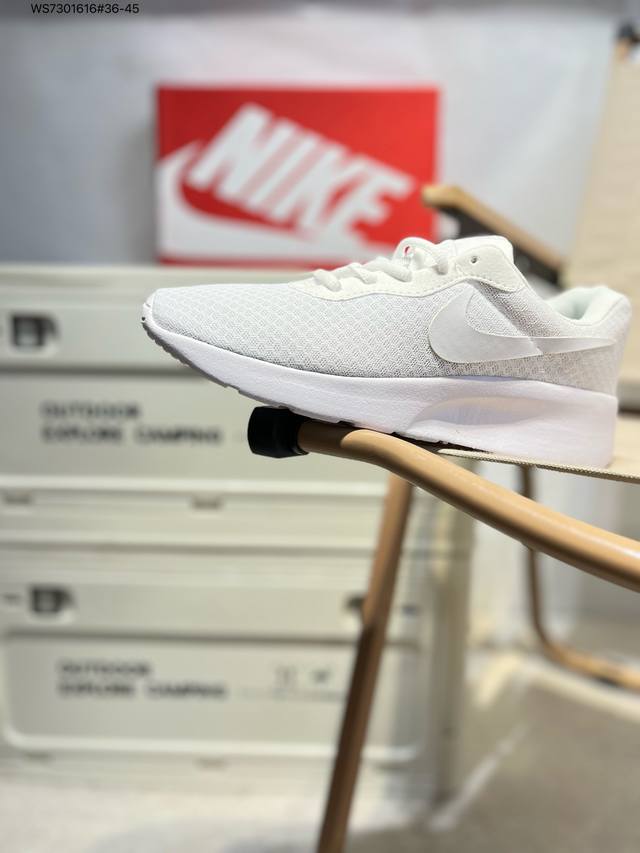 Nike Roshe Run 奥运伦敦三代小跑 拥有年轻时尚活力的版型 蜂窝式速干透气网面 轻盈舒适Eav发泡中底 脚感充分 轻便 柔软 众多优势难以概全 上脚