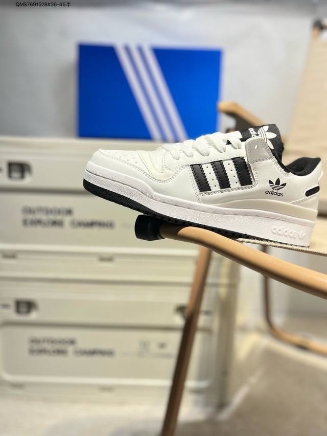 Adidas 阿迪达斯罗马系列 Forum 84 Low Shoes 饰有摩登细节的Forum 经典板鞋运动鞋休闲篮球运动鞋。当Adidas Forum篮球鞋初