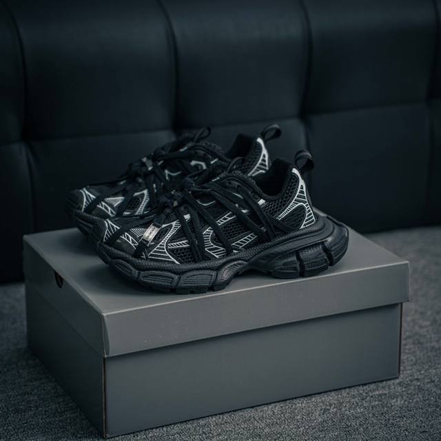 核心私 Balenciaga phantom Sneaker 巴黎世家 巴黎世家3Xl全新十代系列潮流跑鞋 增加全新设计 在延续 Track Trainer 户