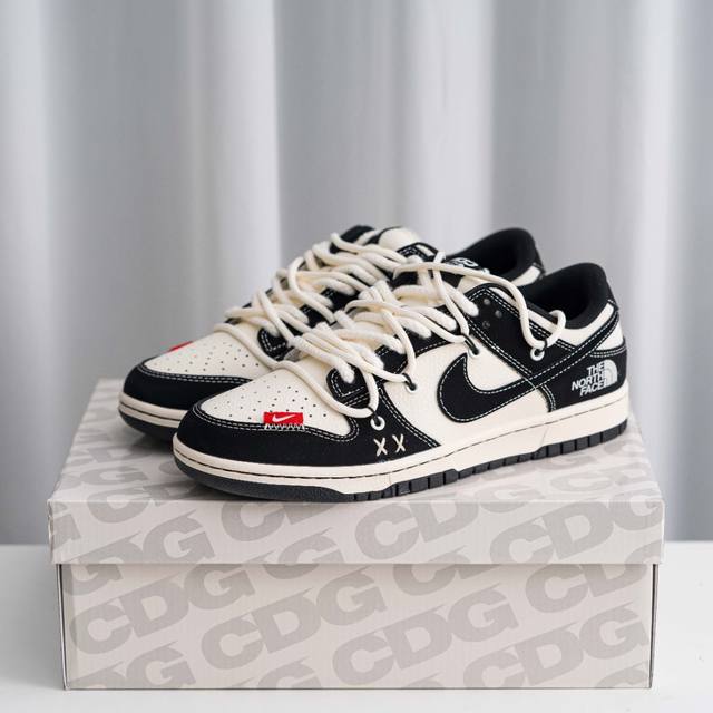 核心私 Nike Dunk 全套原楦原模倾力打造完美版型 独家原厂航空铝磨具打磨大底 鞋头坡度极致还原 无解鞋型 原盒原配 圈内天花板工艺 原厂冲刀 超高清洁度