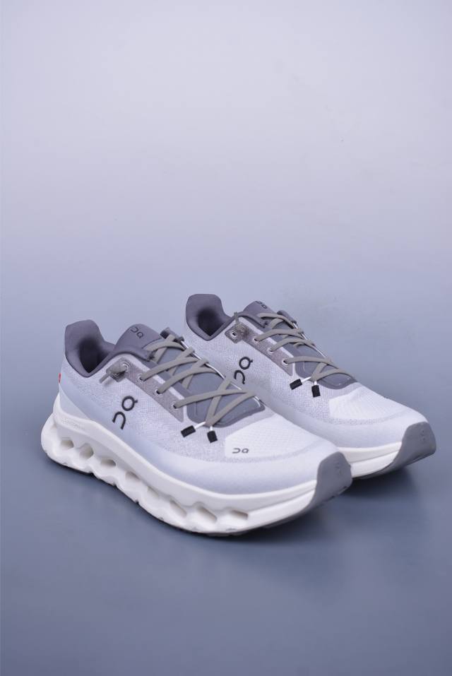 On昂跑 Cloudtilt Loewe 户外街头机能风跑步鞋 Cloud Hi Edge户外机能融合街头潮流 越界开启全新都市探索 Cloudtec专利科技鞋