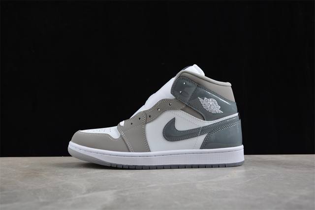 Cj版纯原 Air Jordan 1 Mid Aj1 乔1漆皮白灰 中邦篮球鞋 Hf3216-100 #市售最高品质 原鞋开发 大厂代工流水线打造 公司货既视感
