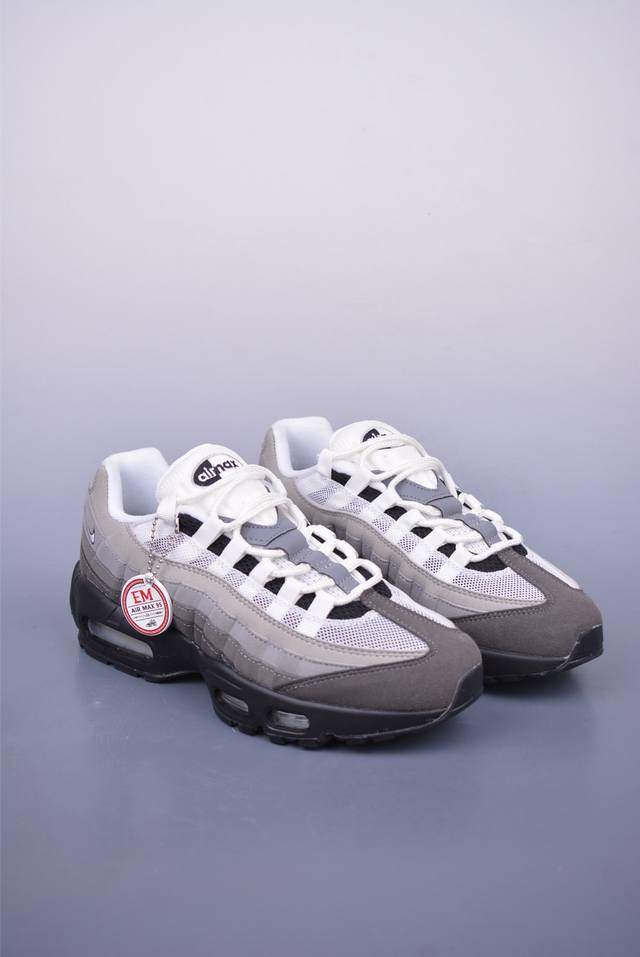 Nike Air Max 95 纯原版本 潮流百搭 气垫缓震慢跑鞋 Air Max 95就是源于设计师塞吉奥 罗扎诺的构想 Nike Air Max 95的设计