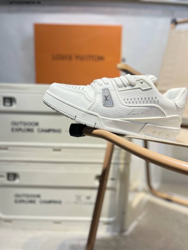 路易威登 Louis Vuitton Lv路易威登板鞋 新款 Lv Trainer最新配色运动鞋 L家 篮球鞋风格运动鞋 该鞋由艺术总监 Virgil Ablo