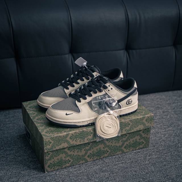 核心私 Nike Dunk 全套原楦原模倾力打造完美版型 独家原厂航空铝磨具打磨大底 鞋头坡度极致还原 无解鞋型 原盒原配 圈内天花板工艺 原厂冲刀 超高清洁度