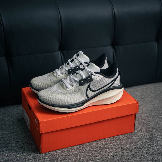 核心私 Nike Air Zoom Vomero 17 登月17 夏季新款缓震休闲跑鞋 内置全新缓震Zoom气垫 官方夏季主推款式 货号：Fb1309 104