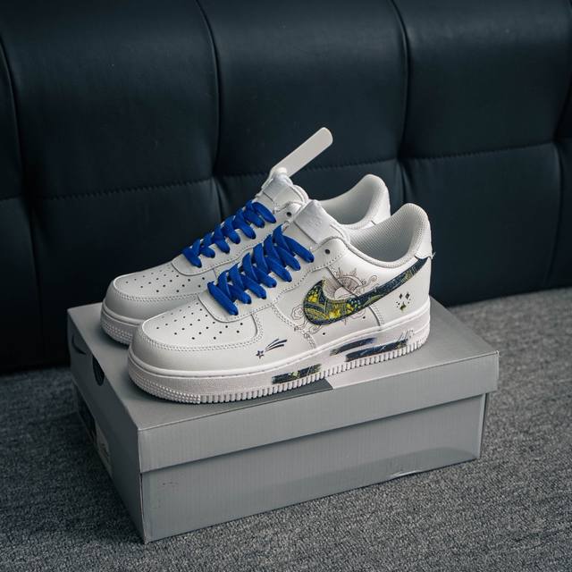 核心私 Air Force 1 原装级别 原楦头原纸板 打造纯正空军版型专注外贸渠道 全掌内置蜂窝气垫 原盒配件 原厂中底钢印、拉帮完美 货号：Zh03 69
