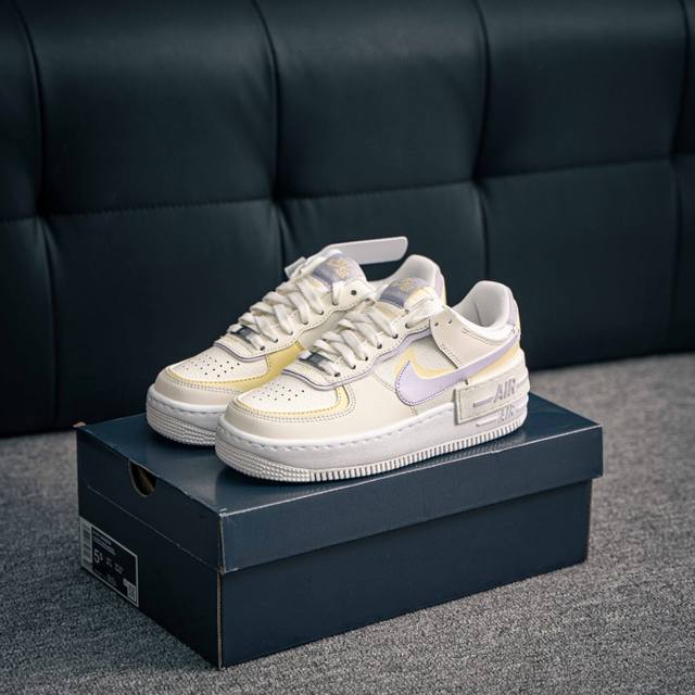 核心私 Air Force 1 原装级别 原楦头原纸板 打造纯正空军版型专注外贸渠道 全掌内置蜂窝气垫 原盒配件 原厂中底钢印、拉帮完美 货号：Dz1847 1