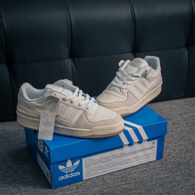 核心私 Adidas Forum 84 Low Cl三叶草低邦 经典魔术贴复古板鞋 男女潮流头层皮休闲鞋 货号：Id6858 尺码：36 36.5 37 38