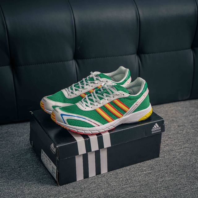 核心私 Adidas Adios Neftenga 阿迪透气轻盈低帮跑步鞋 货号：Ji0494 尺码：36 36.5 37 38 38.5 39 40 40.5