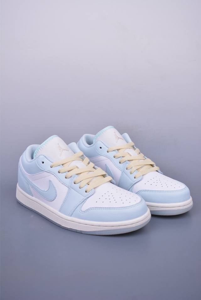 Air Jordan 1 Low 蓝白 Aj1乔1低帮休闲板鞋 同步官方配色 市场唯一独家头层皮打造 原鞋原档案开发 原厂皮料 原档冲孔鞋头 正确满胶鞋垫 四线