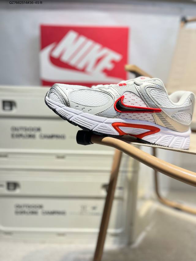 Nike V5 Rnr 舒适百搭防滑耐磨 低帮跑步鞋 舒适有型适合日常穿着该鞋款延续千禧年经典设计搭载泡绵中底厚实而轻盈匠心细节巧搭立体耐克勾标志焕新演绎复古跑
